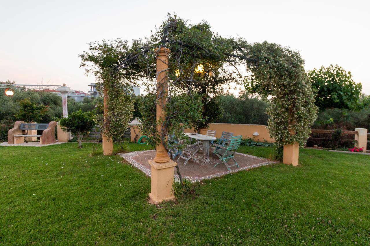 Ta Spitakia Tsarbopoulos Kyparissia Luaran gambar