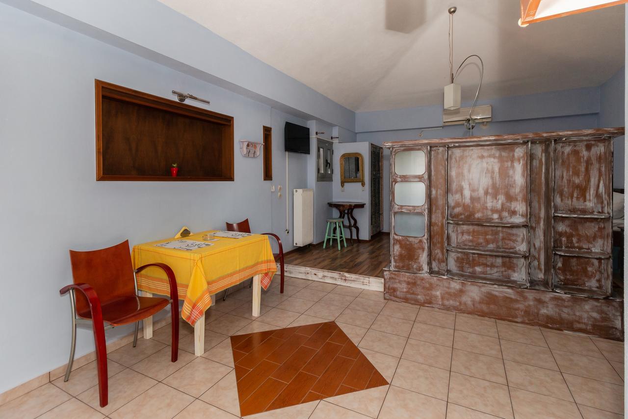 Ta Spitakia Tsarbopoulos Kyparissia Luaran gambar