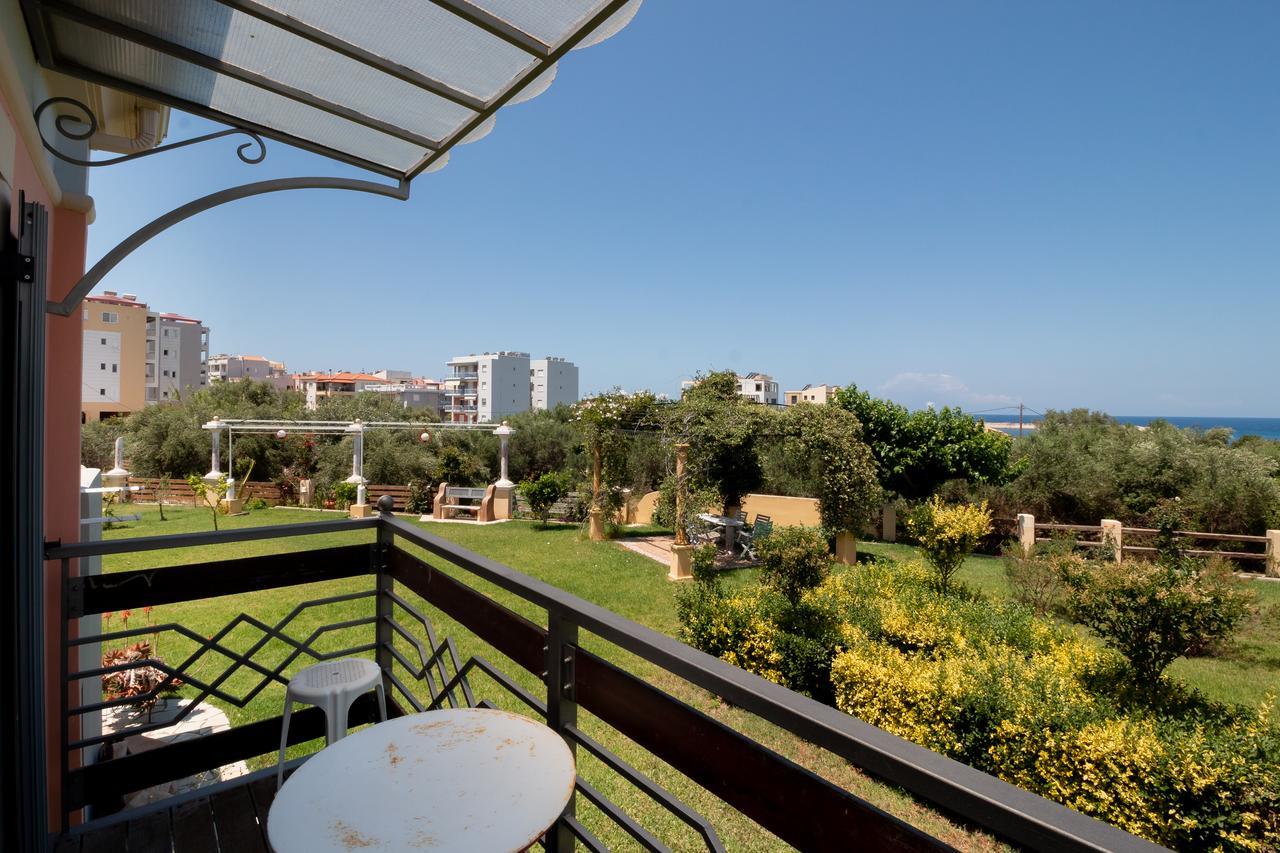 Ta Spitakia Tsarbopoulos Kyparissia Luaran gambar