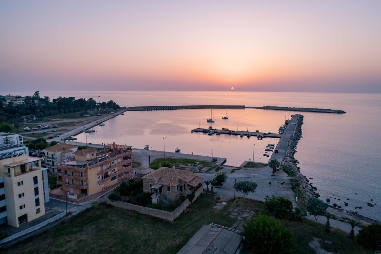 Ta Spitakia Tsarbopoulos Kyparissia Luaran gambar