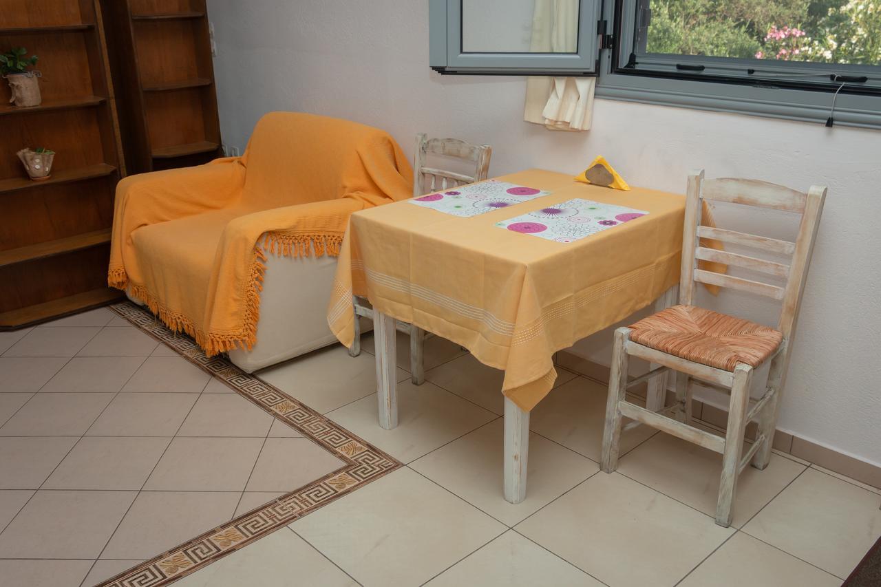 Ta Spitakia Tsarbopoulos Kyparissia Luaran gambar